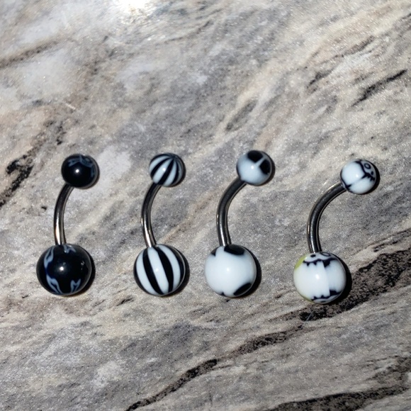 4 Belly Button Ring Set Black White - Picture 3 of 3